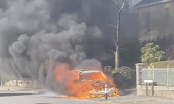 Footage of the car fire in Ivybridge on Wednesday morning (Courtesy of David FitzGerald)