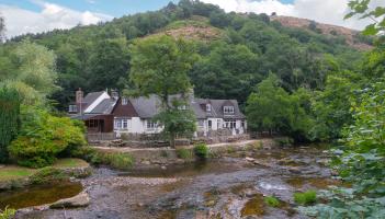 The Fingle Bridge Inn Credit- Vickery Holman 