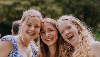 The Maynard School becomes first in Devon to receive elite ISI ‘Significant Strength’ Award