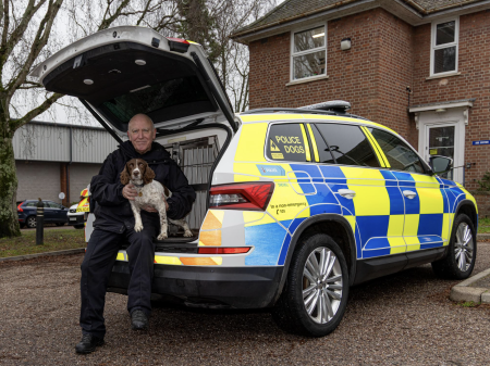 PC Martin King and his springer spaniel Tweed (Image- BeatMedia/D&C Police)