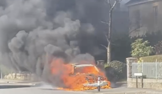 Footage of the car fire in Ivybridge on Wednesday morning (Courtesy of David FitzGerald)