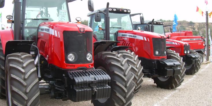 Police are appealing for information following the theft of a red Massey Ferguson tractor (Image- Sergio Piquer Costea CC BY 2.0) 