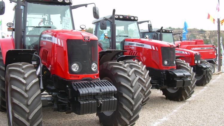 Police are appealing for information following the theft of a red Massey Ferguson tractor (Image- Sergio Piquer Costea CC BY 2.0) 