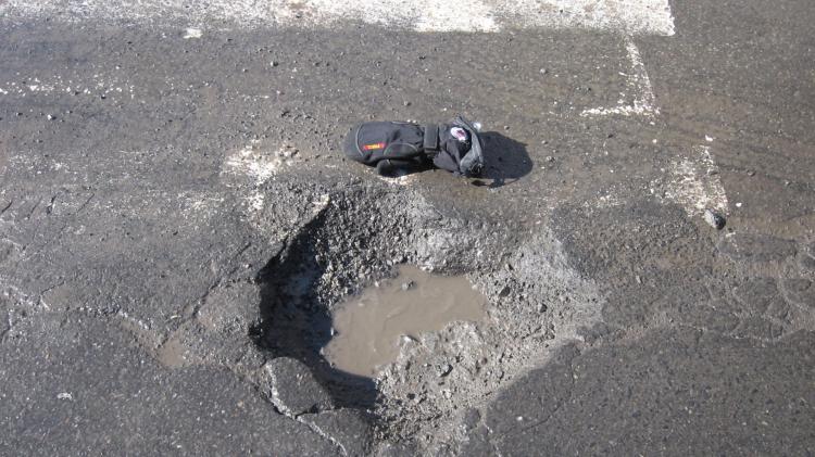 Pothole (Image: Wikimedia commons)