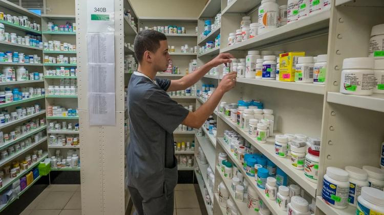 Devon pharmacies under pressure as closures and shortages hit patients (Image: RawPixel)