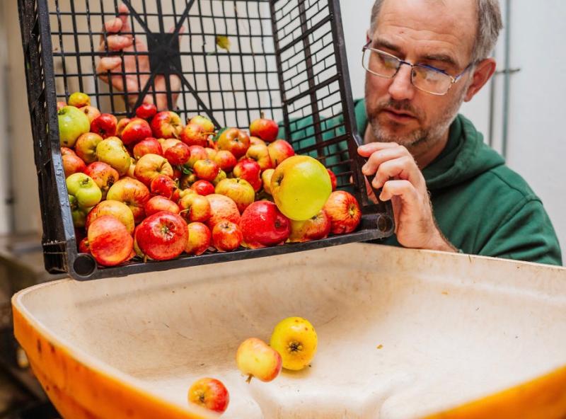 Tiverton man hosts cider feast in Chagford
