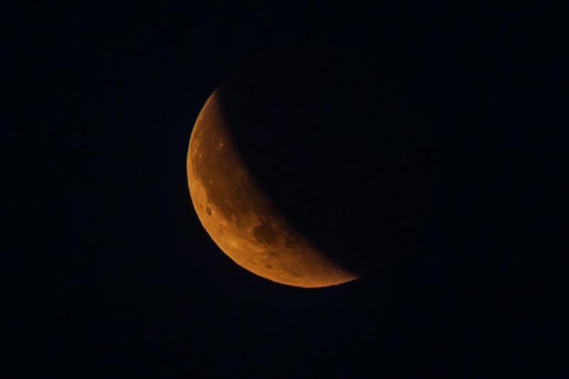Lunar Eclipse on the blood moon from Saddle Tor Credit- Sam Hussey Photography