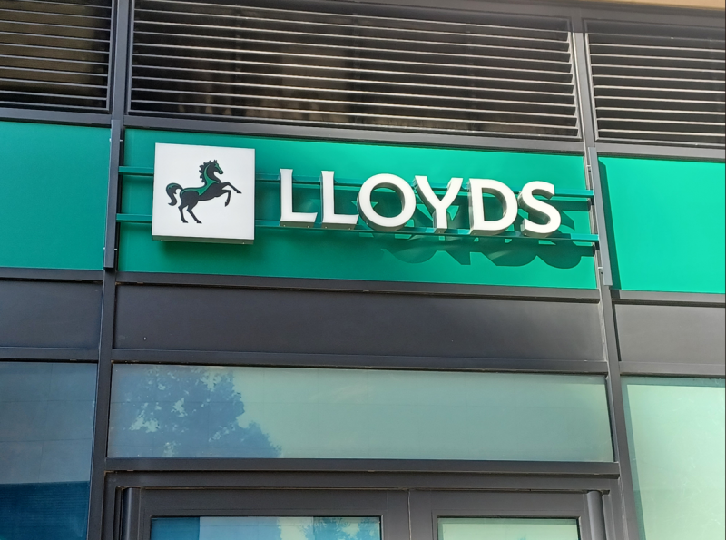 Major update from Lloyds set to impact banking across Devon towns