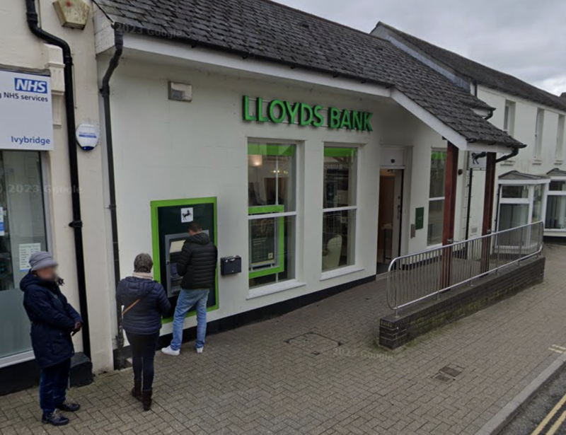 Lloyds Bank, Ivybridge Credit- Google Maps