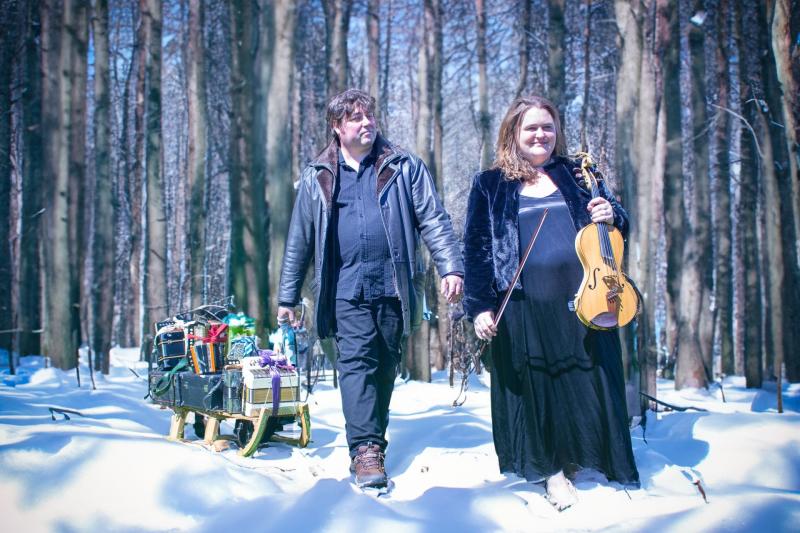 Contemporary folk musicians Jackie Oates and John Spiers bring their breadth of experience  to Torquay later this month