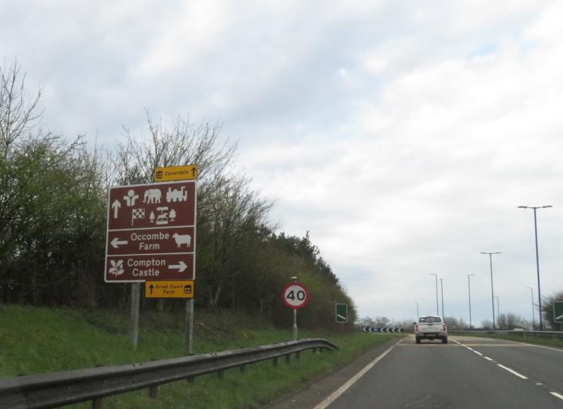  Hellevoetsluis Way (Photo courtesy of:John C, CC BY-SA 2.0, via Wikimedia Commons)