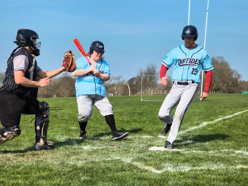 Ed Willmott steals home. Photo by Daniel Owen