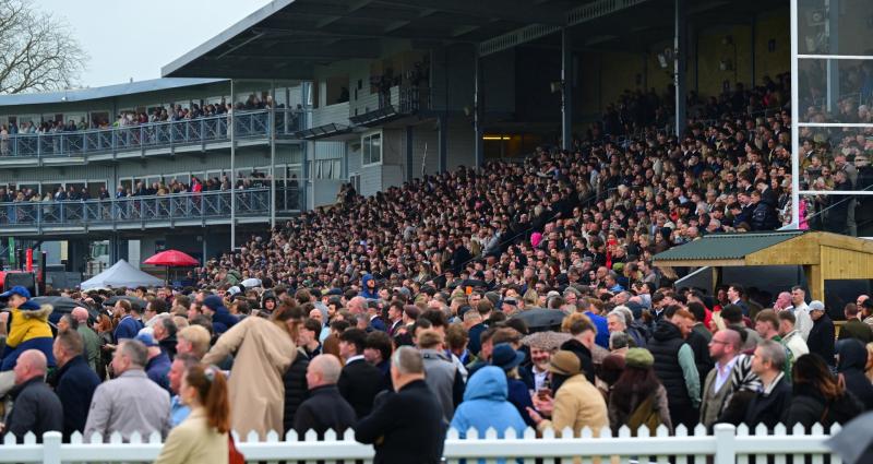 Bumper crowd at Newton Abbot Racecourse on Easter Saturday Pic PPAUK