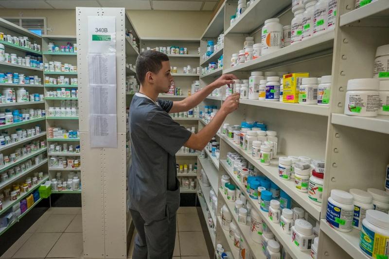Devon pharmacies under pressure as closures and shortages hit patients (Image: RawPixel)