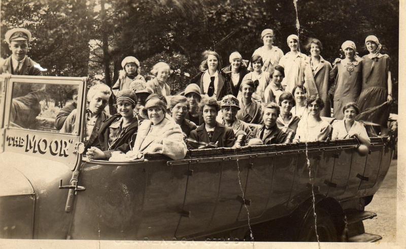 LUSTLEIGH A DARTMOOR VILLAGE IN FOCUS