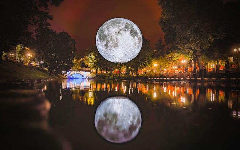 Moon landing in Exeter Cathedral